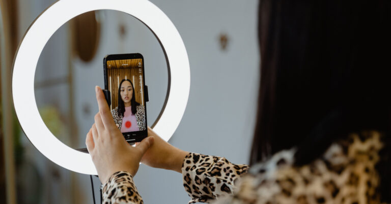 Aturan Konten Dewasa! TikTok Buat Batasan Usia Live Streaming Lebih Ketat