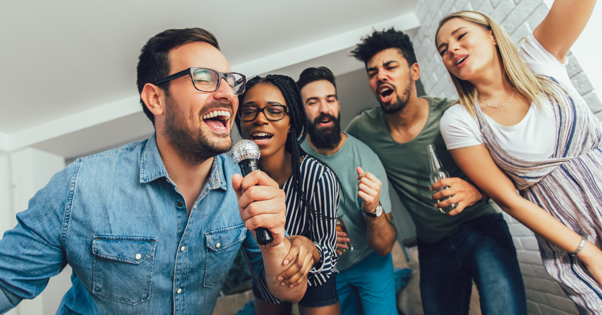 Aplikasi Karaoke Gratis Terbaik & Lagu Lengkap, Salurkan Bakat Suara Emas Mu