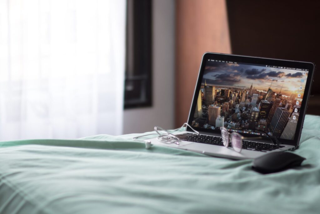 8 Cara Merawat Laptop Agar Awet, Tidak Mudah Rusak dan Hang - PintarTekno