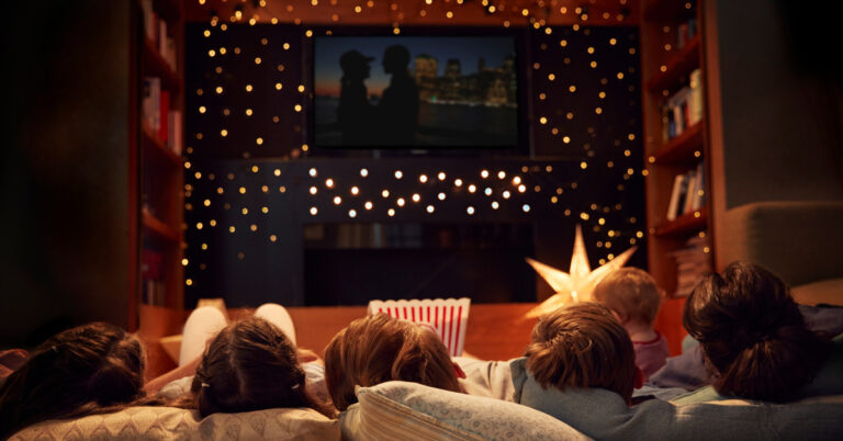 Cara Share Screen Netflix di Zoom lewat Laptop & HP, Mudah!