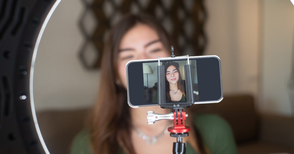 Cara Live Streaming di Youtube Lewat HP dan Komputer, Ini Syaratnya ...