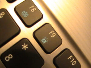 Cara Menghidupkan Lampu Keyboard laptop Acer - F9